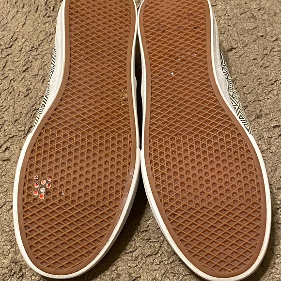 Vans Black and White Geometric Sneakers - Picture 6 of 6